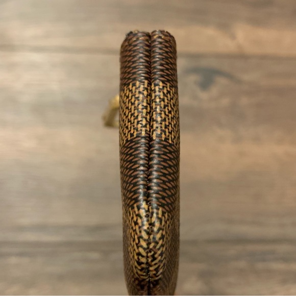 Louis Vuitton Key Pouch in Damier Ebene Canvas - Picture 6 of 14